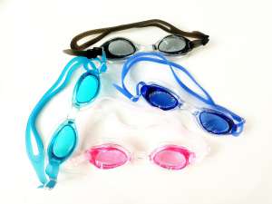 عینک شنا کیفی همراه با گوش گیر