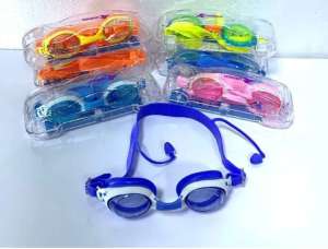 عینک شنا بچگانه
